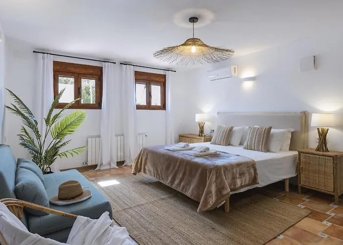 Casa Cora Villa Montgó